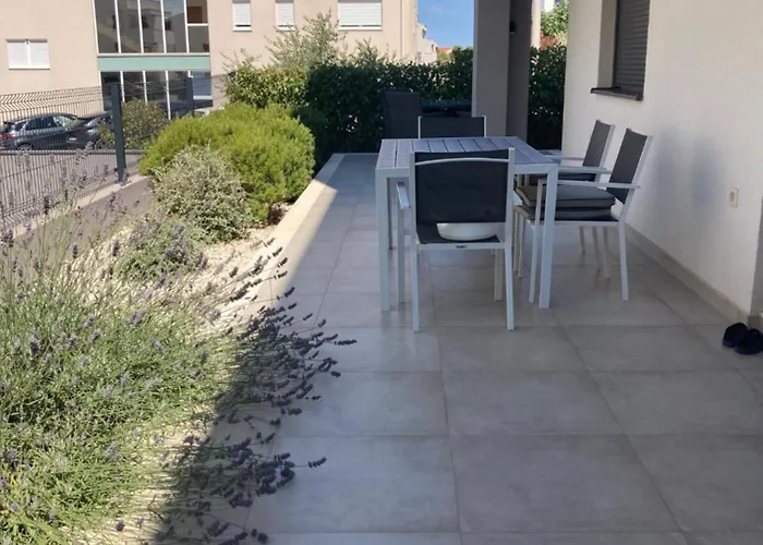 公寓 Lovely M&m In 扎达尔